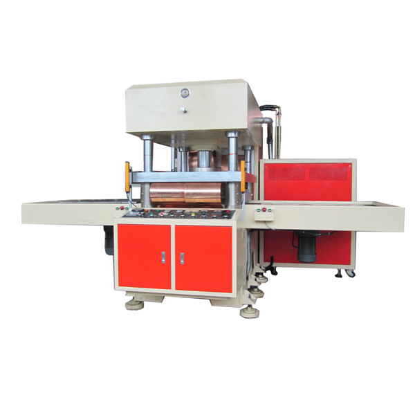 油壓式半自動PET包裝盒壓痕模切機(jī) 油壓式半自動PET包裝盒壓痕模切機(jī)