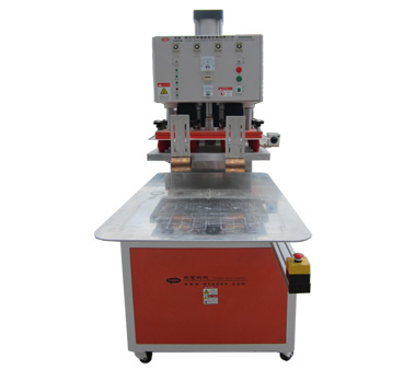 轉(zhuǎn)臺式軟線膠盒壓痕模切機(jī)A-8KW 轉(zhuǎn)臺式軟線膠盒壓痕模切機(jī)A-8KW